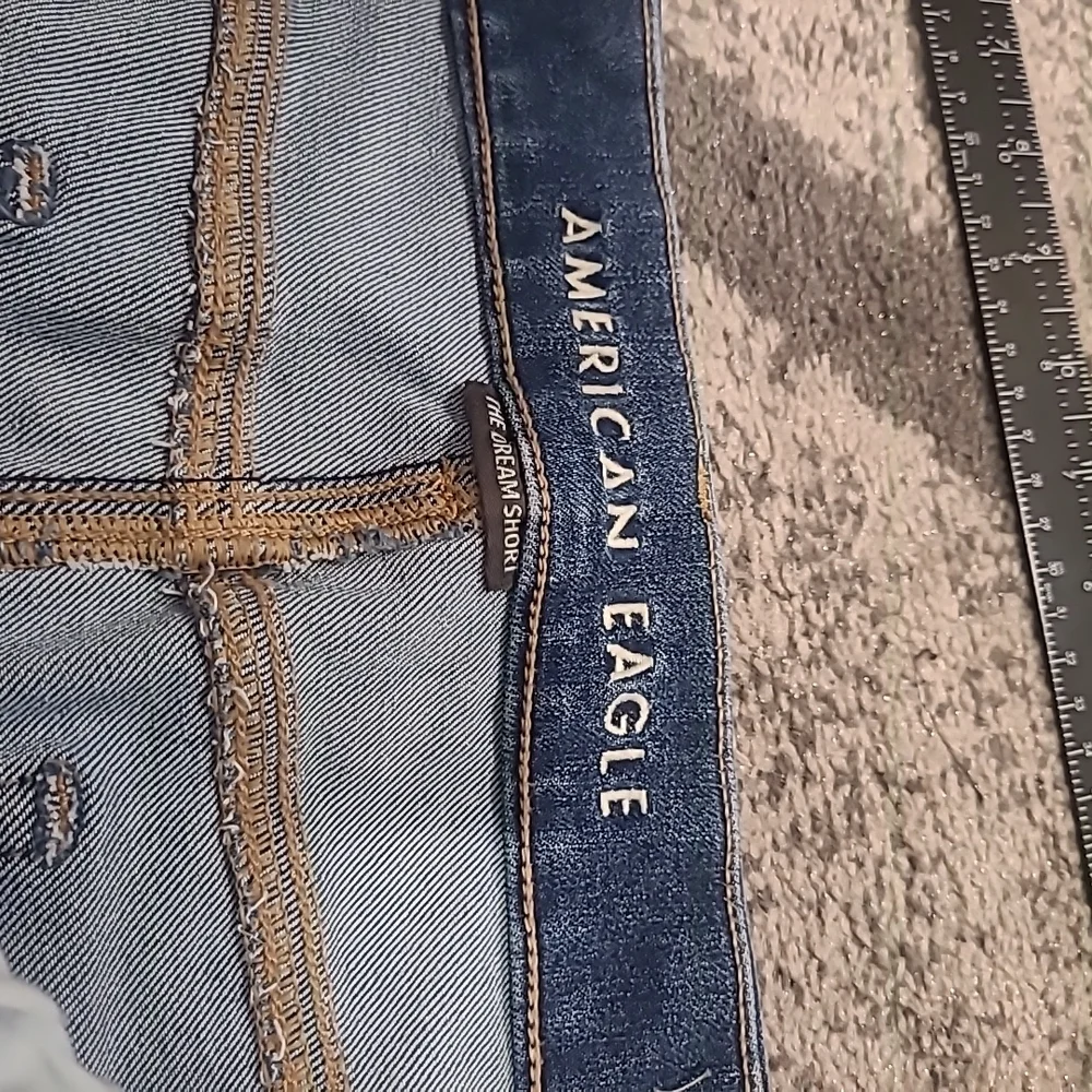 American Eagle Womens 14 Blue Denim The Dream Short Curvy Midi Distressed - Picture 8 of 12